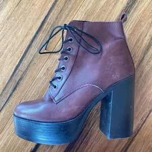 MOVING SALE MUST GO! Make an offer! Steve Madden Gelsey boots
